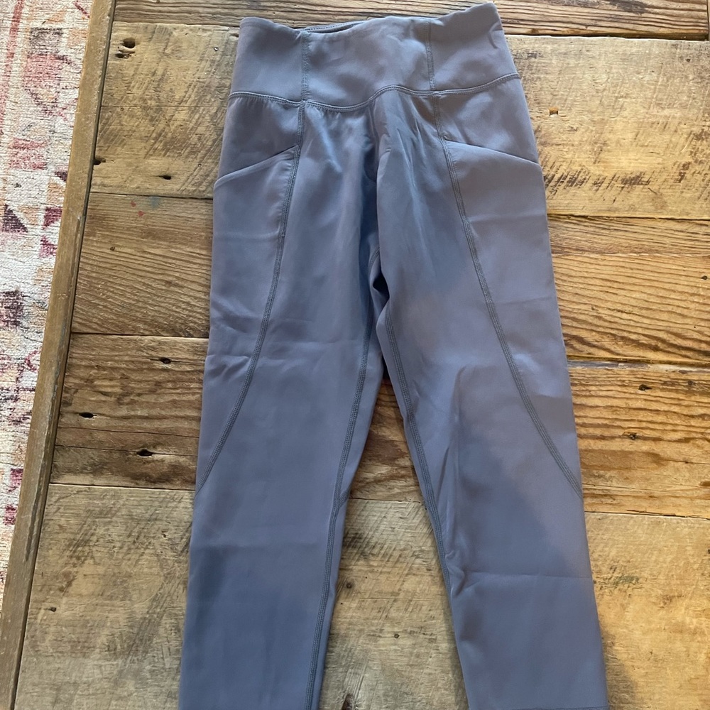Lululemon size 4 Capris